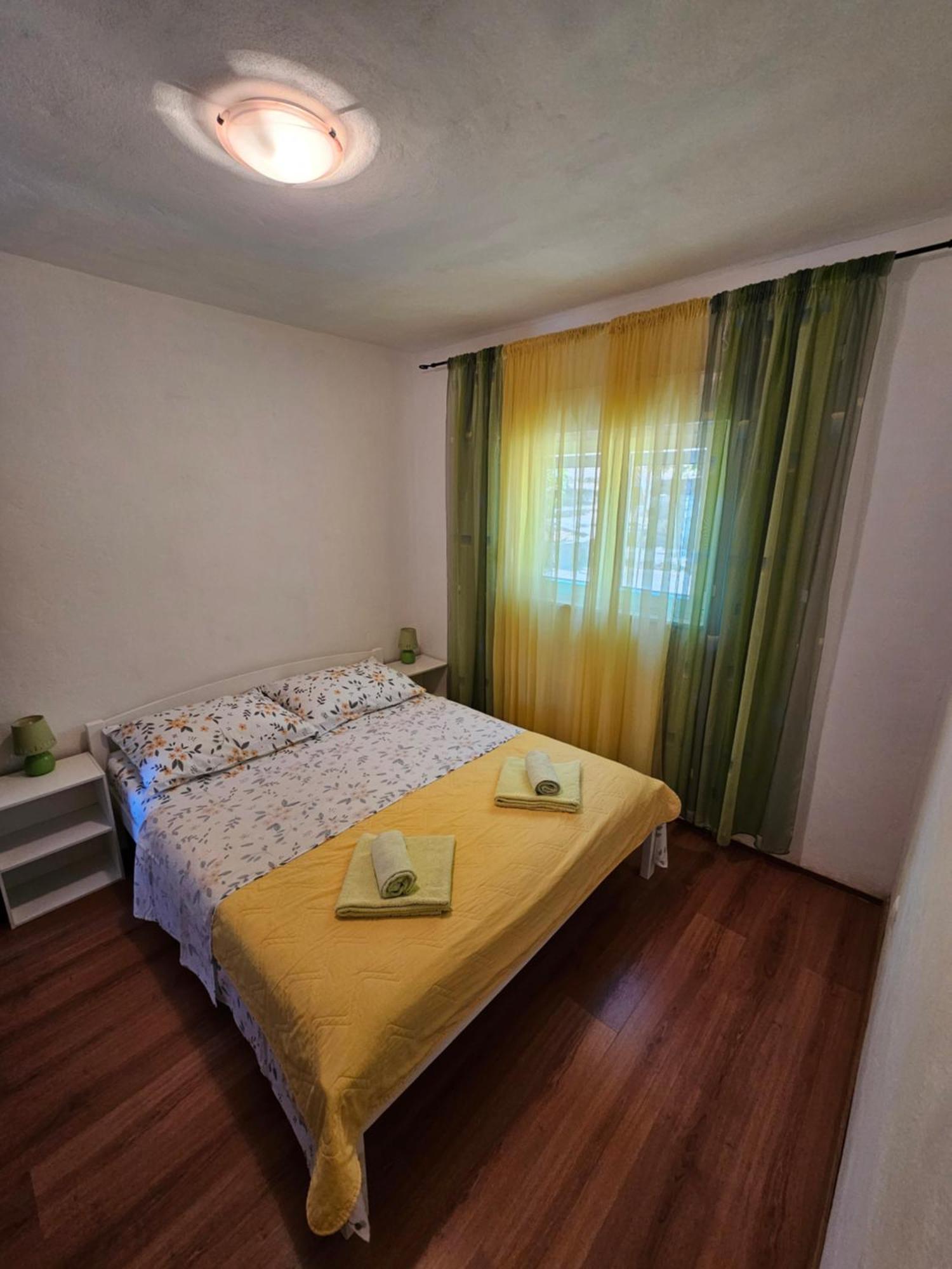 Apartments Lucin Veliki Drvenik Ngoại thất bức ảnh