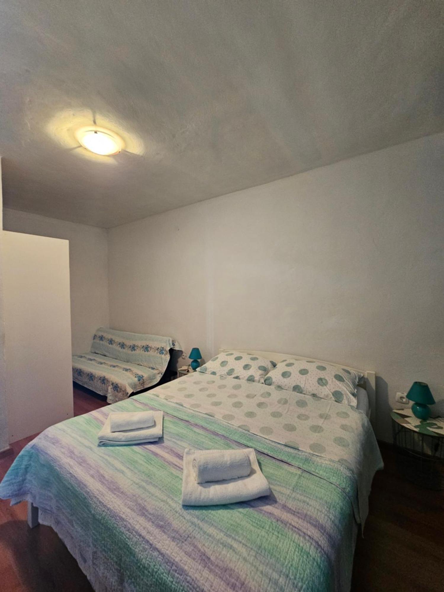 Apartments Lucin Veliki Drvenik Ngoại thất bức ảnh